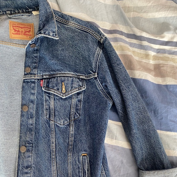Women’s Oversized Lévis jean jacket xsmall, new - Picture 4 of 4